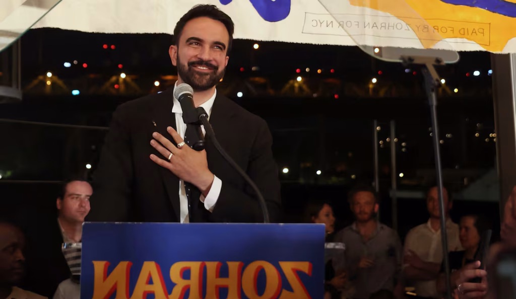 Zohran Mamdani asume como alcalde de Nueva York con juramento sobre el Corán y foco en el transporte público