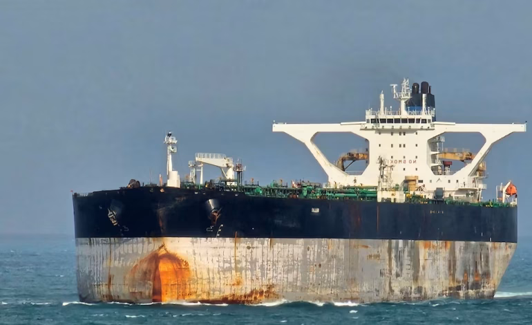 Estados Unidos incautó dos petroleros vinculados a Venezuela por violar sanciones internacionales. El operativo refuerza el bloqueo naval impuesto por el gobierno de Donald Trump a las exportaciones petroleras del país sudamericano.