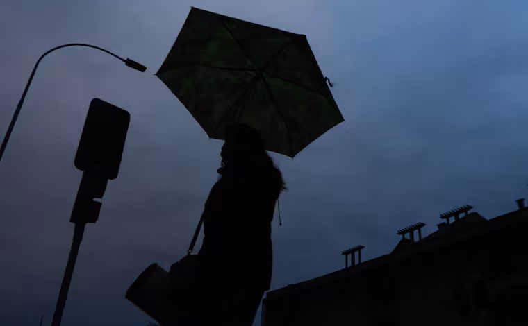 Extenso corte de electricidad deja a más de 12 mil hogares sin suministro en la Región Metropolitana