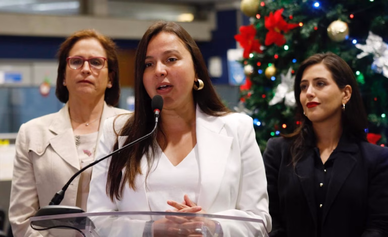Informe de Contraloría detecta graves irregularidades financieras en Valparaíso y reabre críticas contra la alcaldesa Camila Nieto por su rol en la era Sharp.
