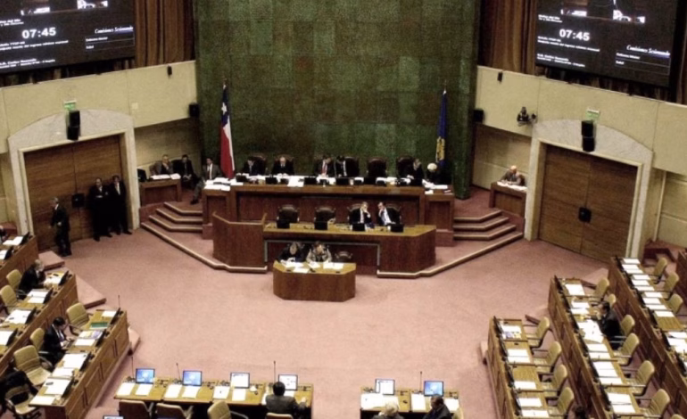 Congreso impulsa exámenes de drogas obligatorios para autoridades a partir de 2026