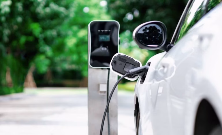 Tesla y Copec impulsan una red de carga ultra rápida para autos eléctricos en carreteras de Chile