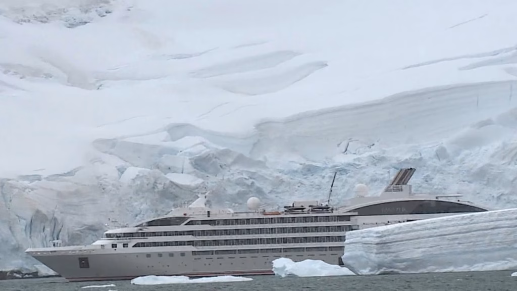 Turismo de lujo en la Antártica reaviva alertas por el impacto ambiental en el continente blanco