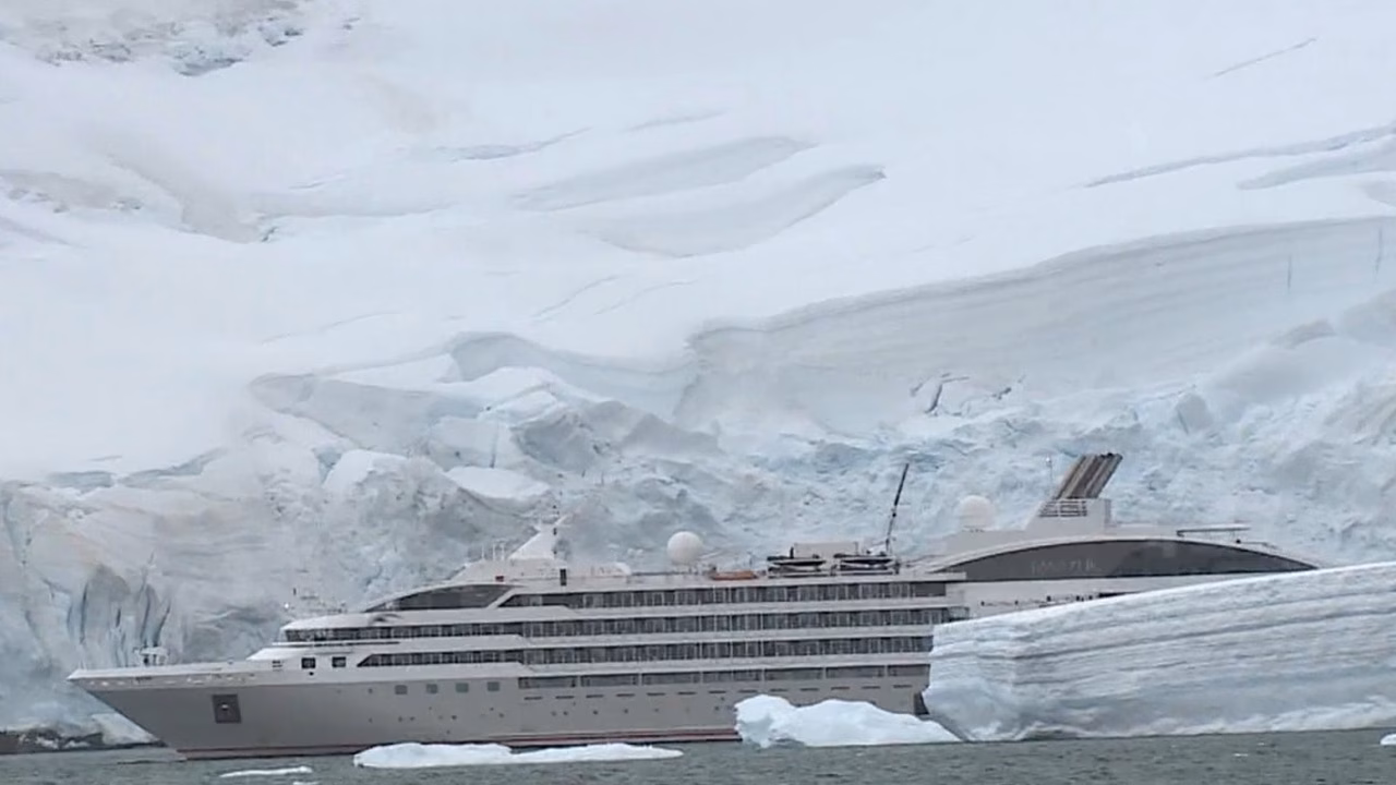 Turismo de lujo en la Antártica reaviva alertas por el impacto ambiental en el continente blanco