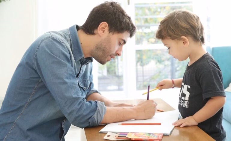 Un estudio revela cómo la relación temprana con el padre influye en la salud futura de los hijos
