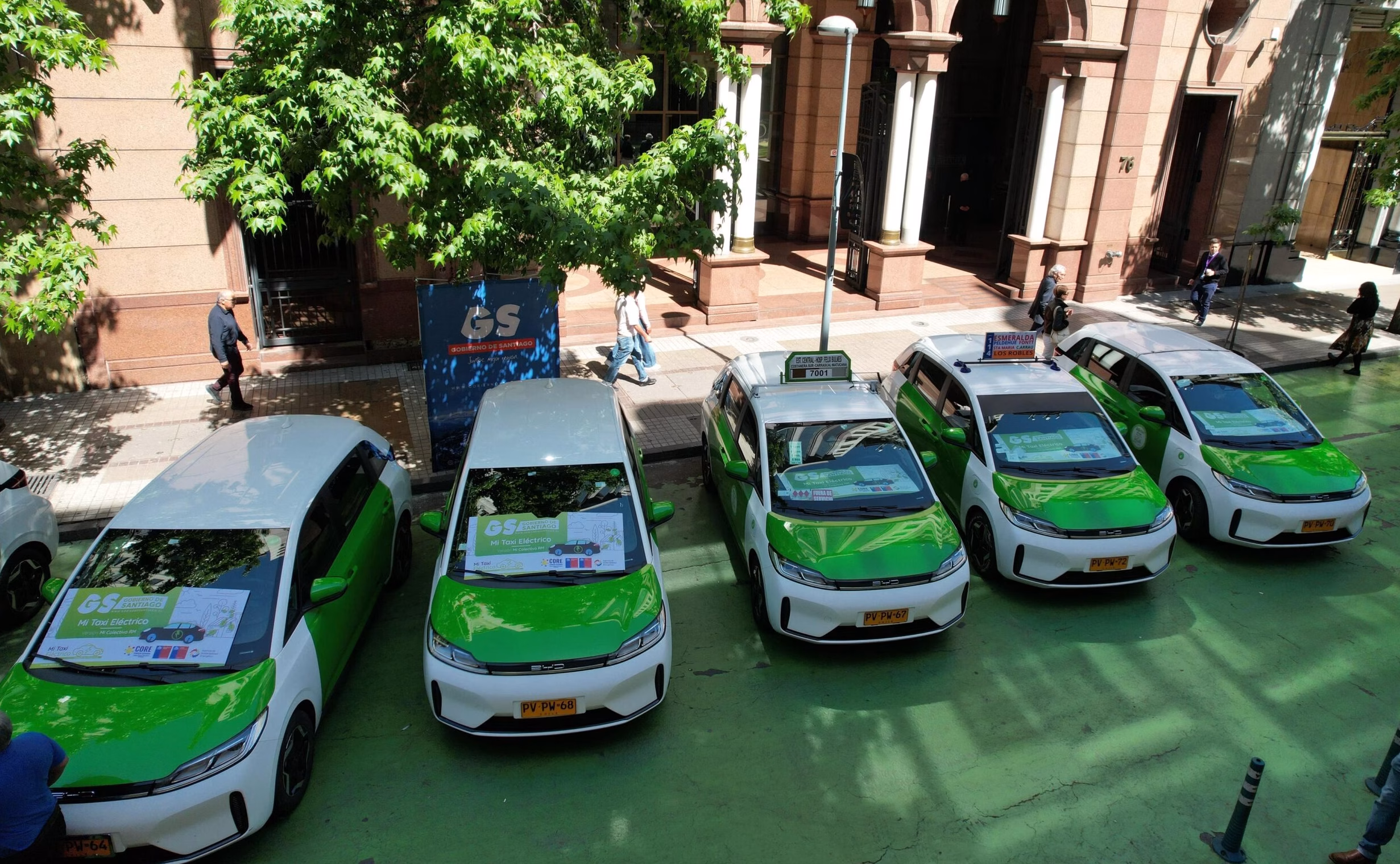 Más pasajeros por vehículo: el modelo internacional que evalúa Transportes para modernizar los taxis colectivos