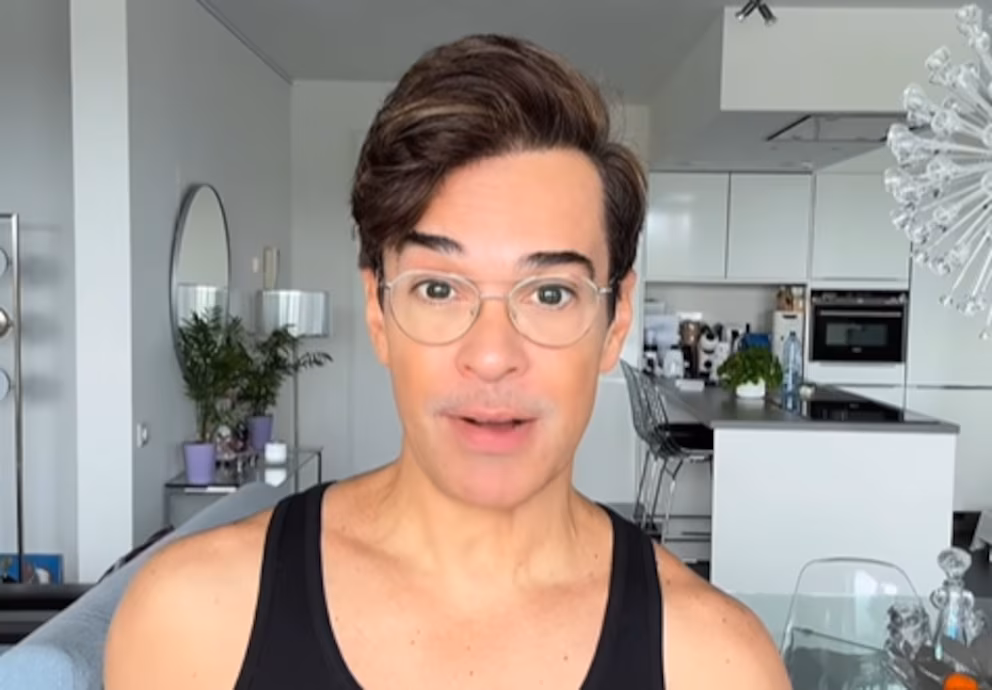 Tiene casi 60 años y parece un adolescente, el método del influencer que desafía al envejecimiento