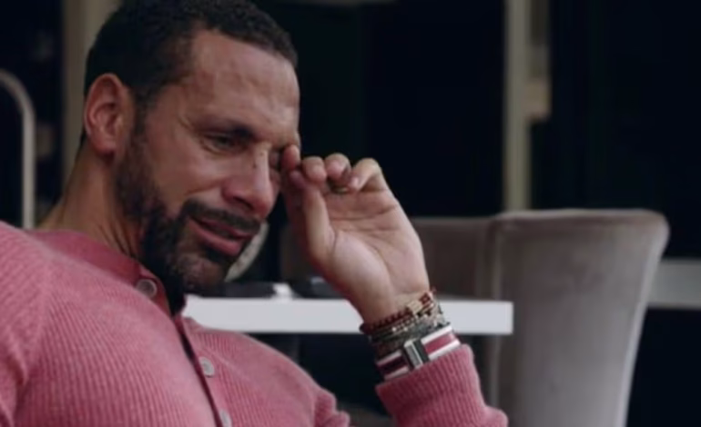 Rio Ferdinand confesó que los problemas de espalda derivados de su carrera lo han llevado a hospitalizaciones y al uso de silla de ruedas, y reflexiona sobre el costo del fútbol de élite.
