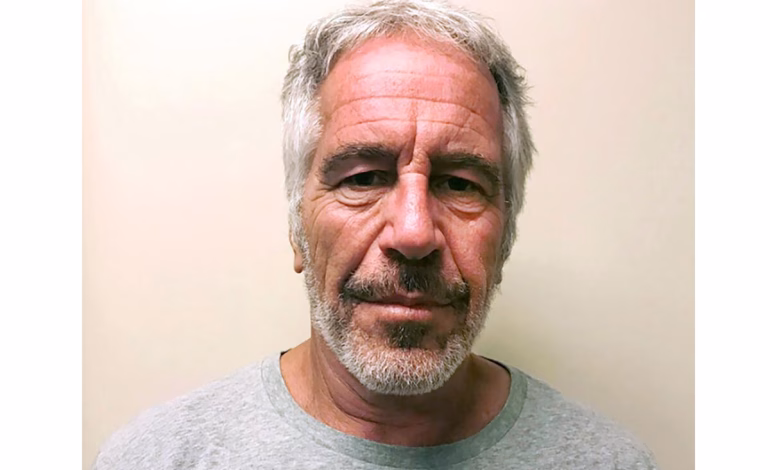 Correos publicados revelan que Jeffrey Epstein financió pruebas genéticas y estudios experimentales de longevidad, buscando prolongar su vida mediante avances en genética y medicina regenerativa.
