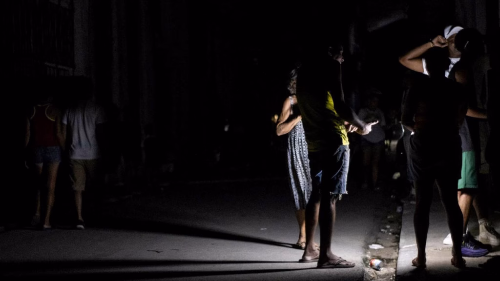 Cuba a oscuras: colapsa el sistema eléctrico y deja sin luz a todo el país