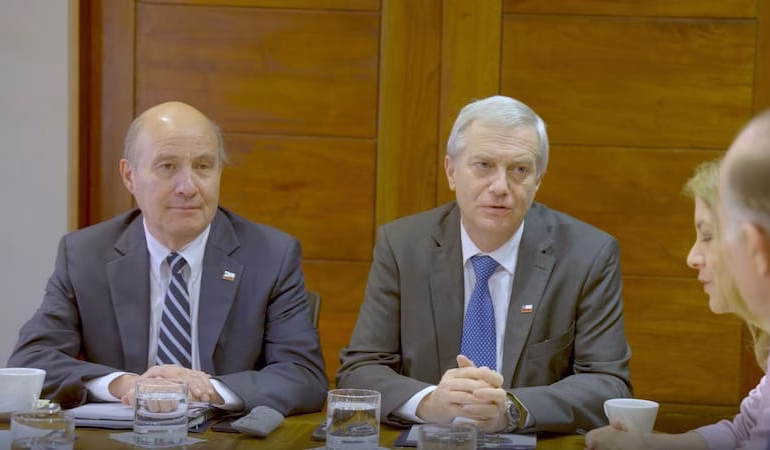 Desde abril podrían embargar cuentas bancarias a morosos del CAE que ganan más de $5 millones. El Gobierno inicia el cobro y advierte que también podría haber embargo de bienes.
