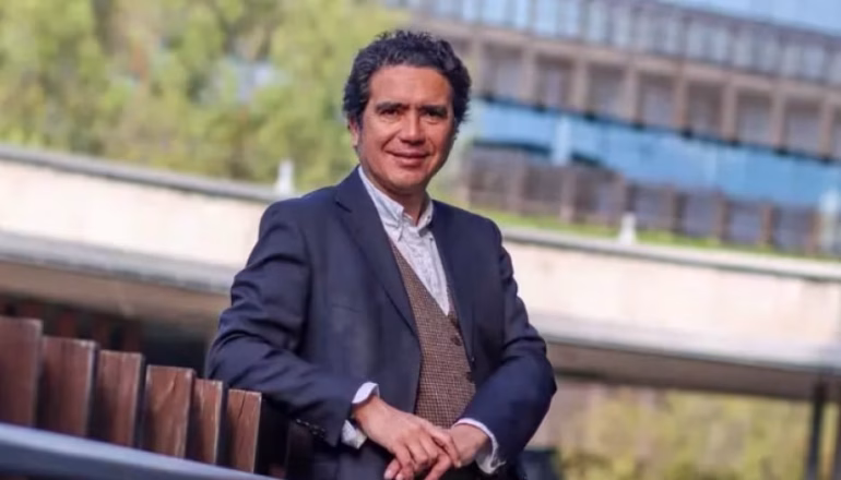 Ignacio Briones desmintió que Chile esté en quiebra y criticó al Gobierno por usar ese concepto en medio del alza histórica de las bencinas y la presión fiscal.