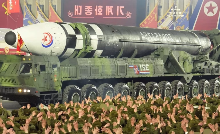 Corea del Norte lanza 10 misiles balísticos hacia Japón en plena escalada de tensión militar en la región