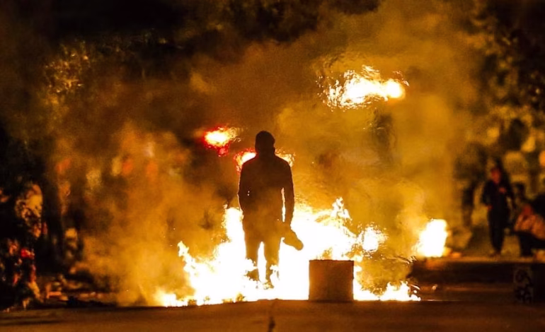 Saqueos, barricadas y enfrentamientos en San Bernardo en la antesala del Día del Joven Combatiente