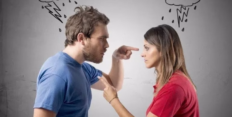 Las relaciones tóxicas pueden comenzar con amor e intensidad, pero terminar afectando la autoestima y la tranquilidad. Especialistas explican las señales de alerta y cómo salir de este tipo de vínculos.