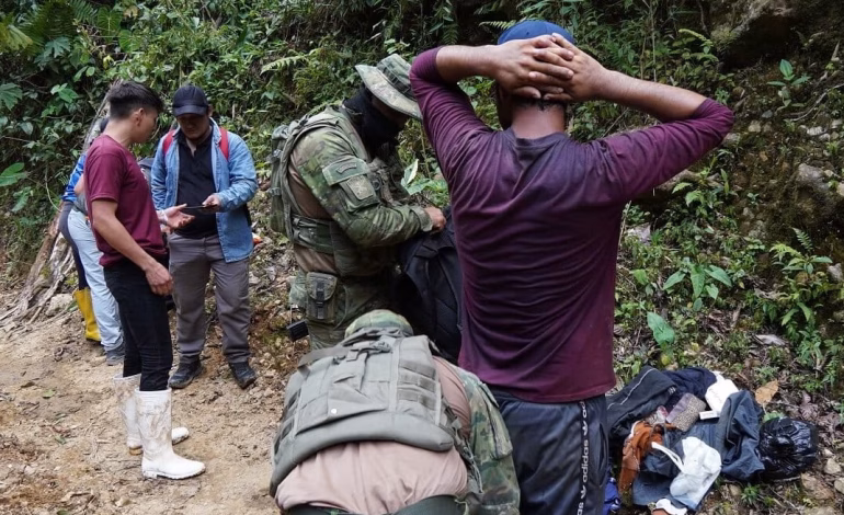Radiografía del crimen en la frontera: las bandas que se disputan la cocaína y la minería ilegal entre Ecuador y Colombia