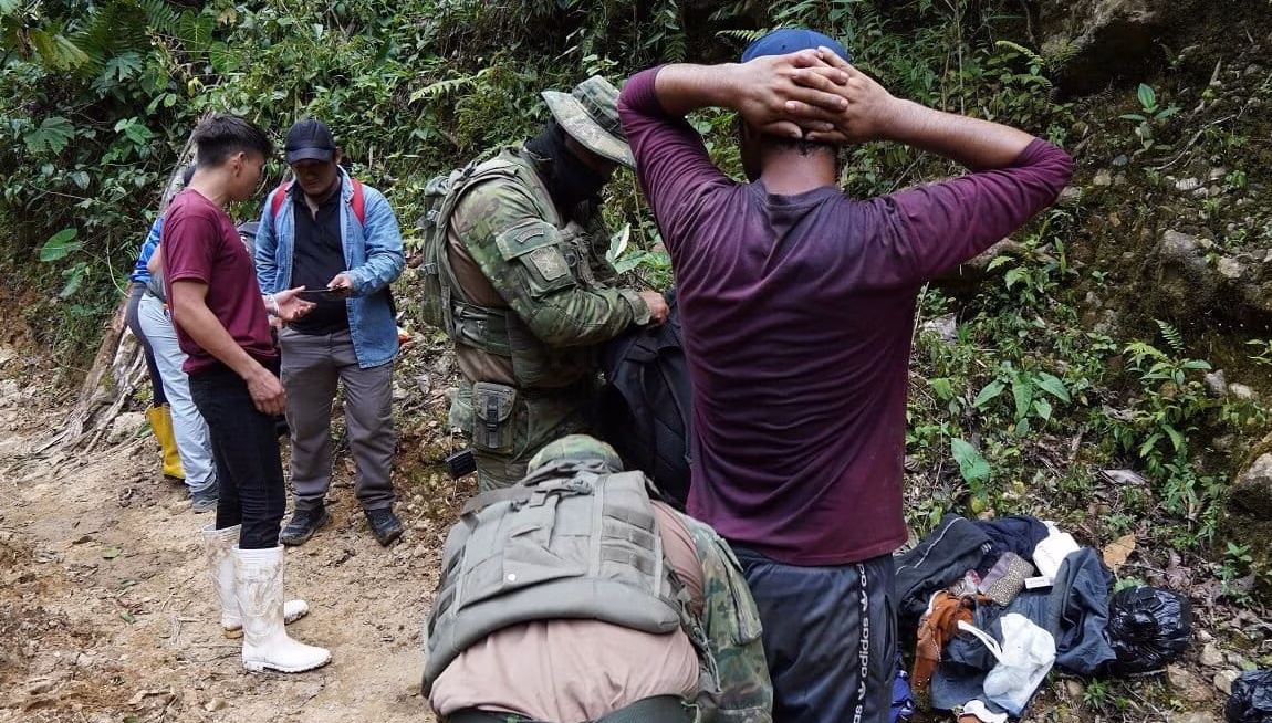 Radiografía del crimen en la frontera: las bandas que se disputan la cocaína y la minería ilegal entre Ecuador y Colombia