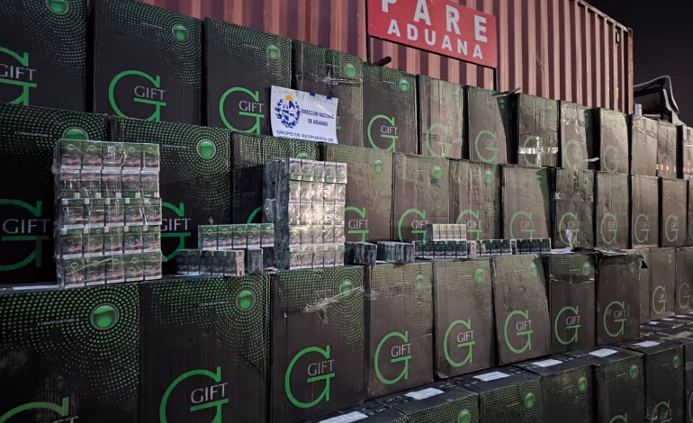 Contrabando millonario en Chile: pareja de ambulantes pasó de cero patrimonio a una fortuna con apoyo de exguerrillero iraní