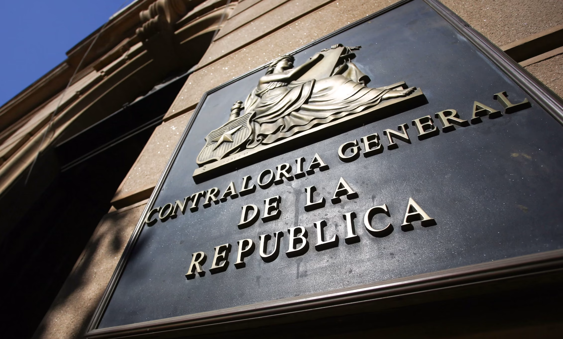 Contraloría detecta más de $12 mil millones sin cobrar por licencias médicas en Tarapacá y ordena sumario