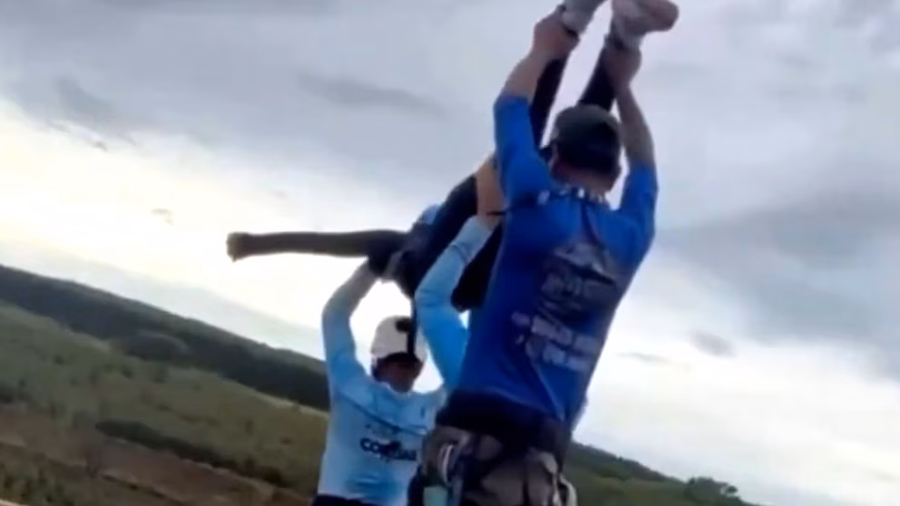 Tragedia en Brasil: joven muere tras ser lanzada sin cuerda en un salto de bungee desde un puente de 30 metros