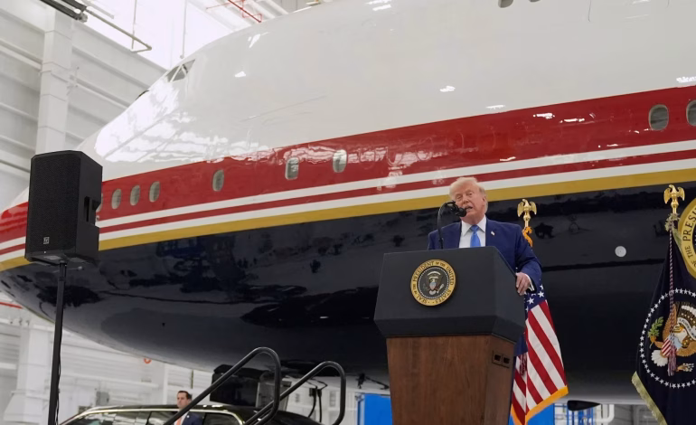 Gobierno de Trump cita a periodistas de The New York Times por reportaje sobre el nuevo Air Force One